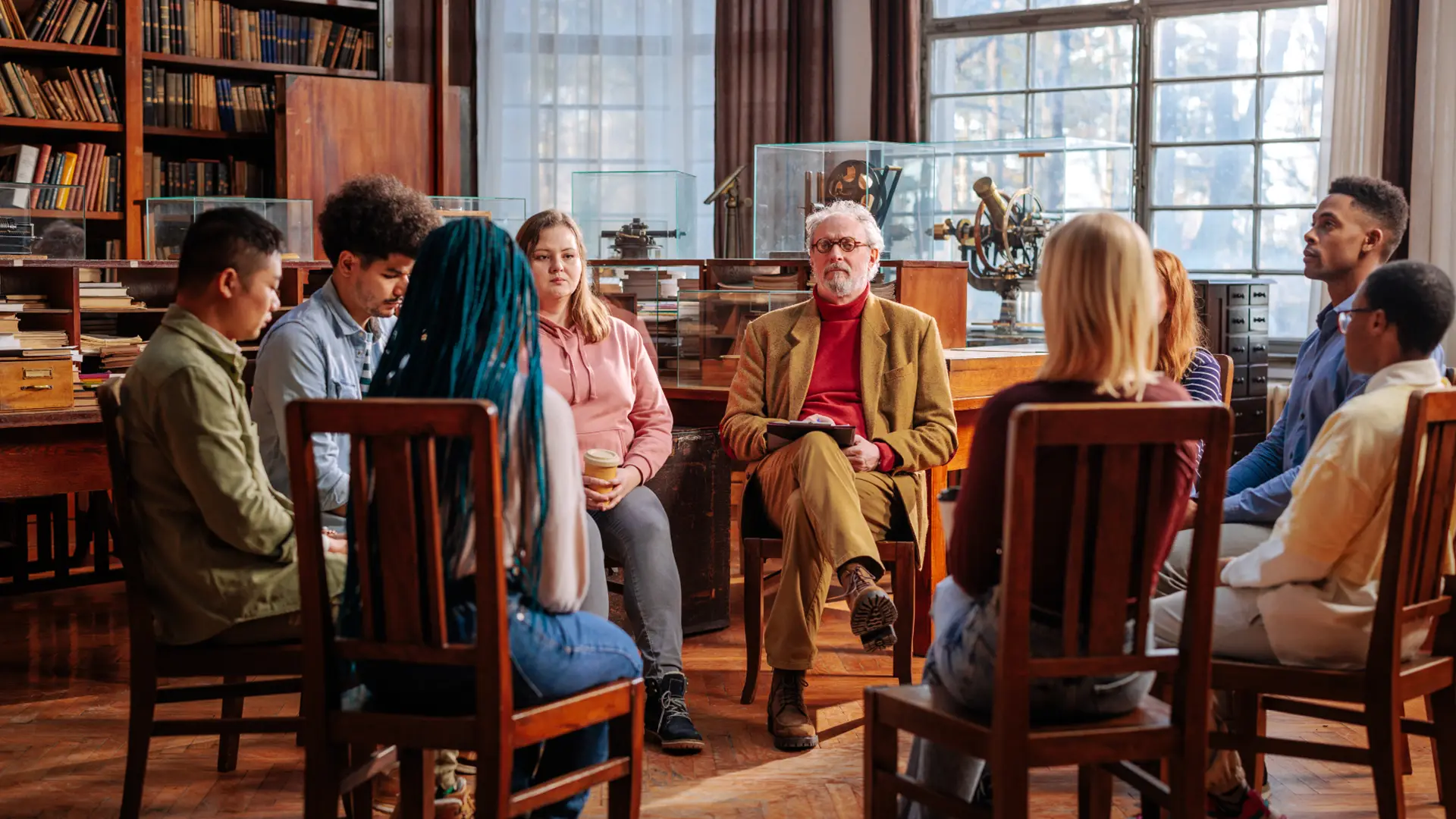 Therapist meeting a client in a fully equipped hourly rental office